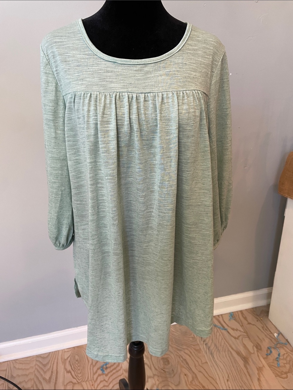 Light Mint Green Tunic Top women medium new
